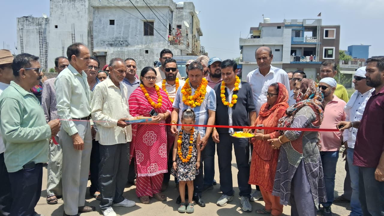 MLA Dr. Bharat Bhushan dedicated two important works to the public at a cost of Rs 15 lakh. MLA Dr. Bharat Bhushan dedicated two important works to the public at a cost of Rs 15 lakh.