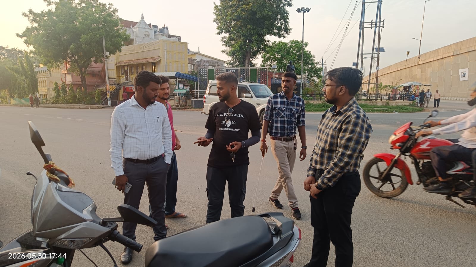 जांच अभियान चलाते डीटीओ