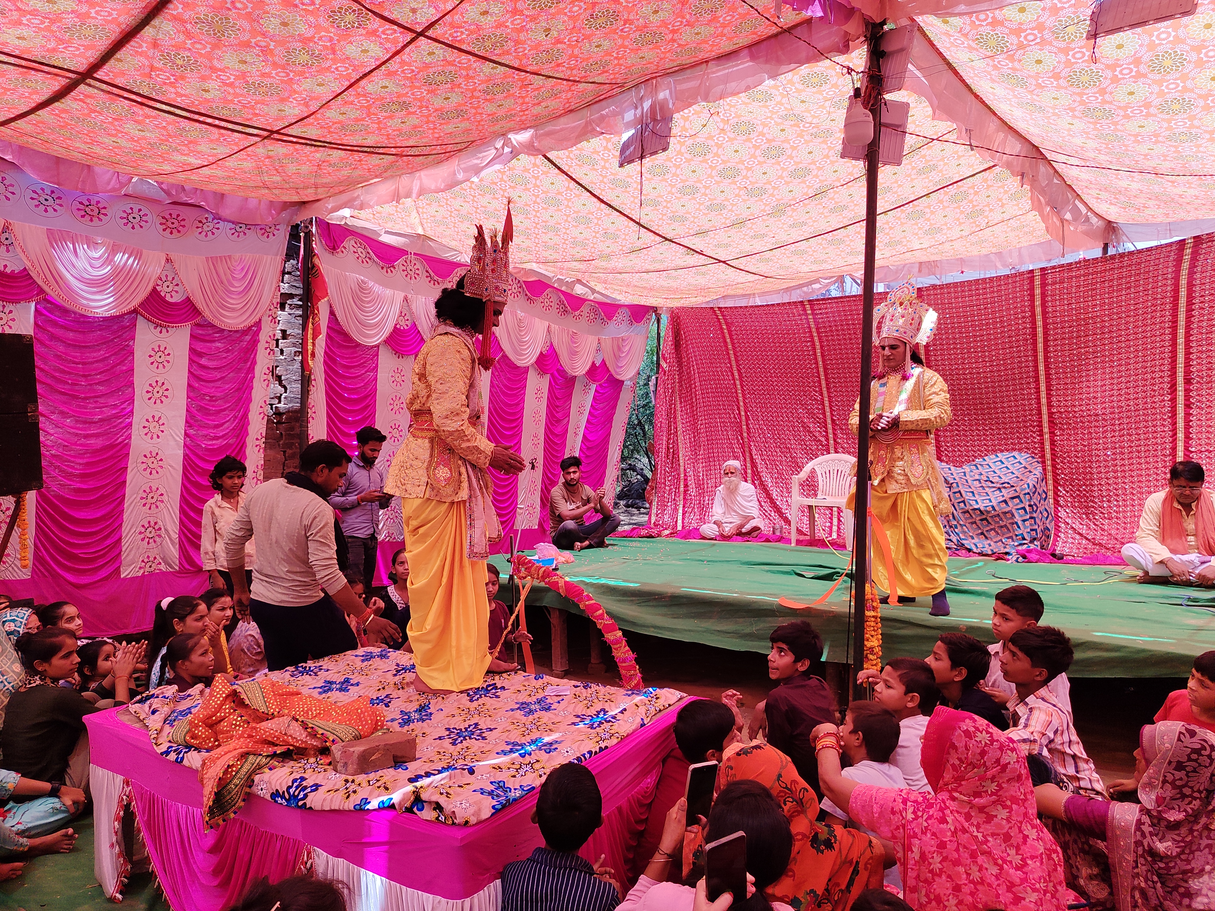 फोटो। धनुष तोड़ते हुए भगवान श्री रामचंद्र