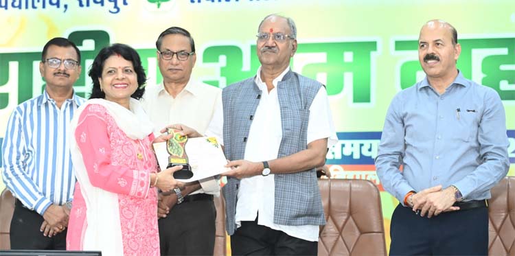 कृषि विश्वविद्यालय में आयोजित तीन दिवसीय आम महोत्सव