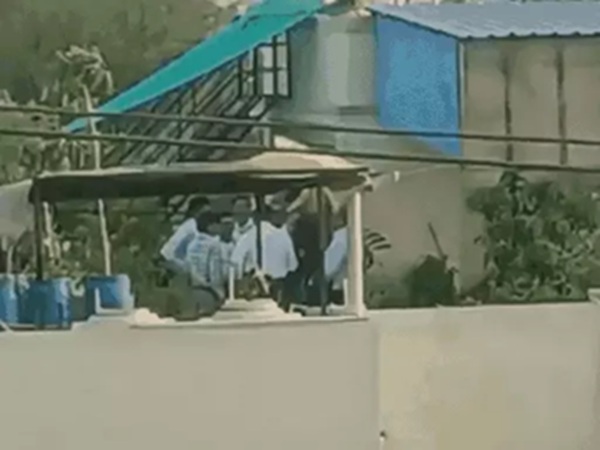 गिरिबाला सिंह के घर सीन रीक्रिएट की तैयारी करती सीबीआई टीम