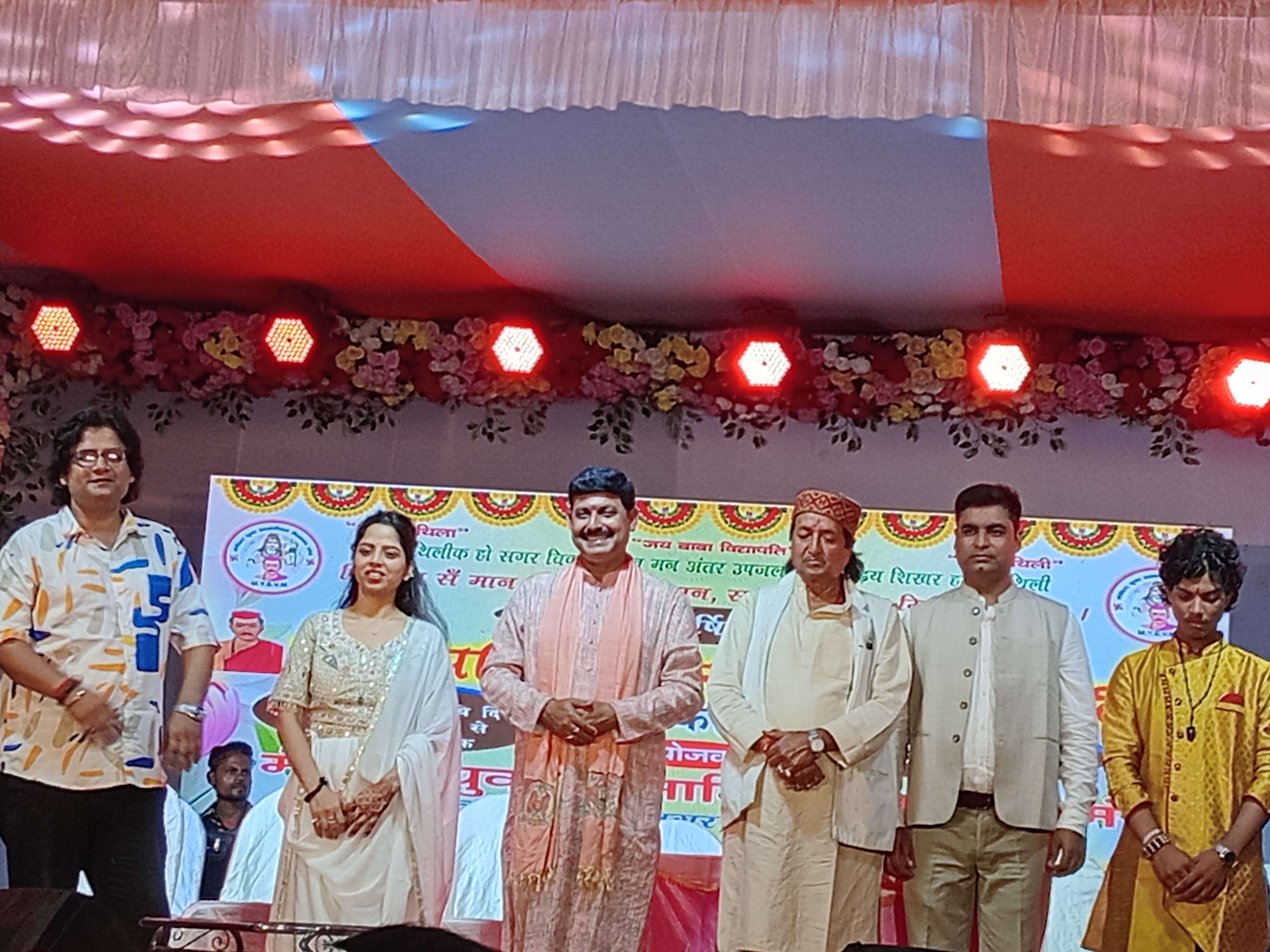 विद्यापति विभूति पर्व समारोह में प्रस्तुति देने पहुंचे मिथिलांचल के कलाकार वृन्द