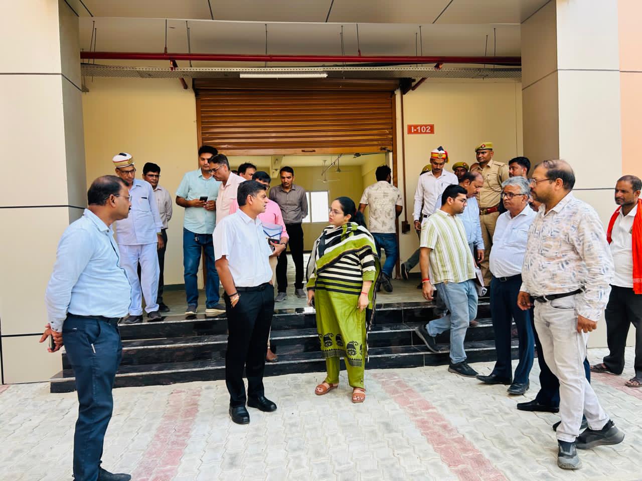 कमिश्नर ने किया मुख्यमंत्री के कार्यक्रम की तैयारियों एवं सभा स्थल का स्थलीय निरीक्षण* कमिश्नर ने किया मुख्यमंत्री के कार्यक्रम की तैयारियों एवं सभा स्थल का स्थलीय निरीक्षण*