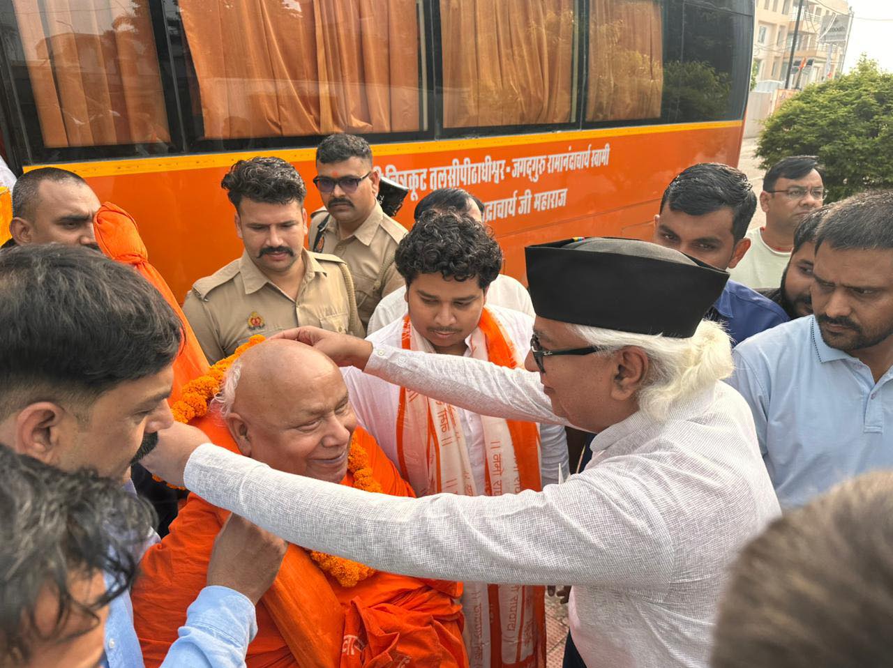 पद्म विभूषण जगद्गुरु रामभद्राचार्य