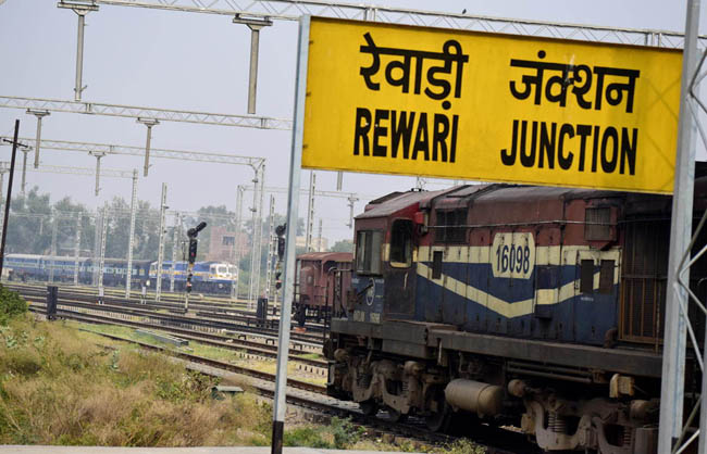 रेलवे स्टेशन रेवाड़ी।