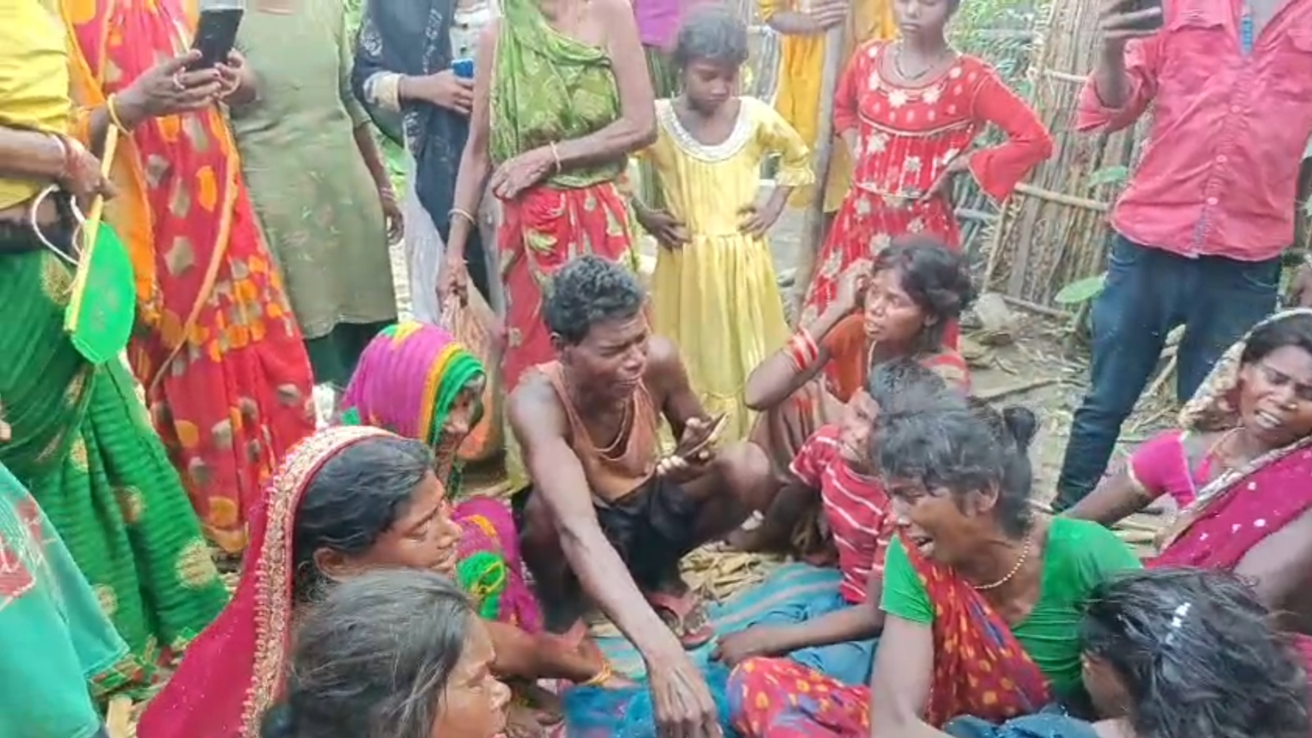 अररिया फोटो:रोते बिलखते परिजन
