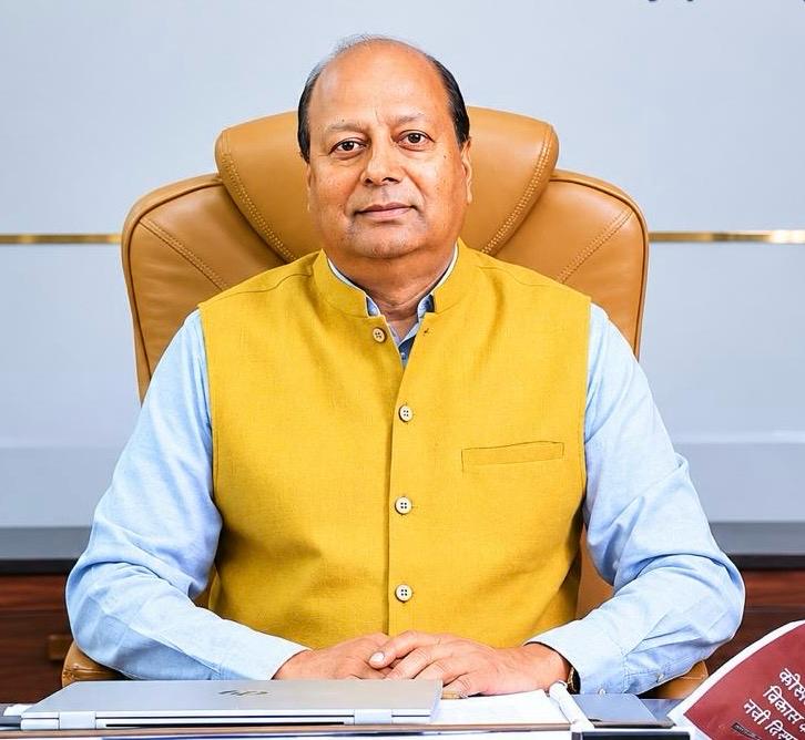 कुलगुरु प्रोफेसर दिनेश कुमार