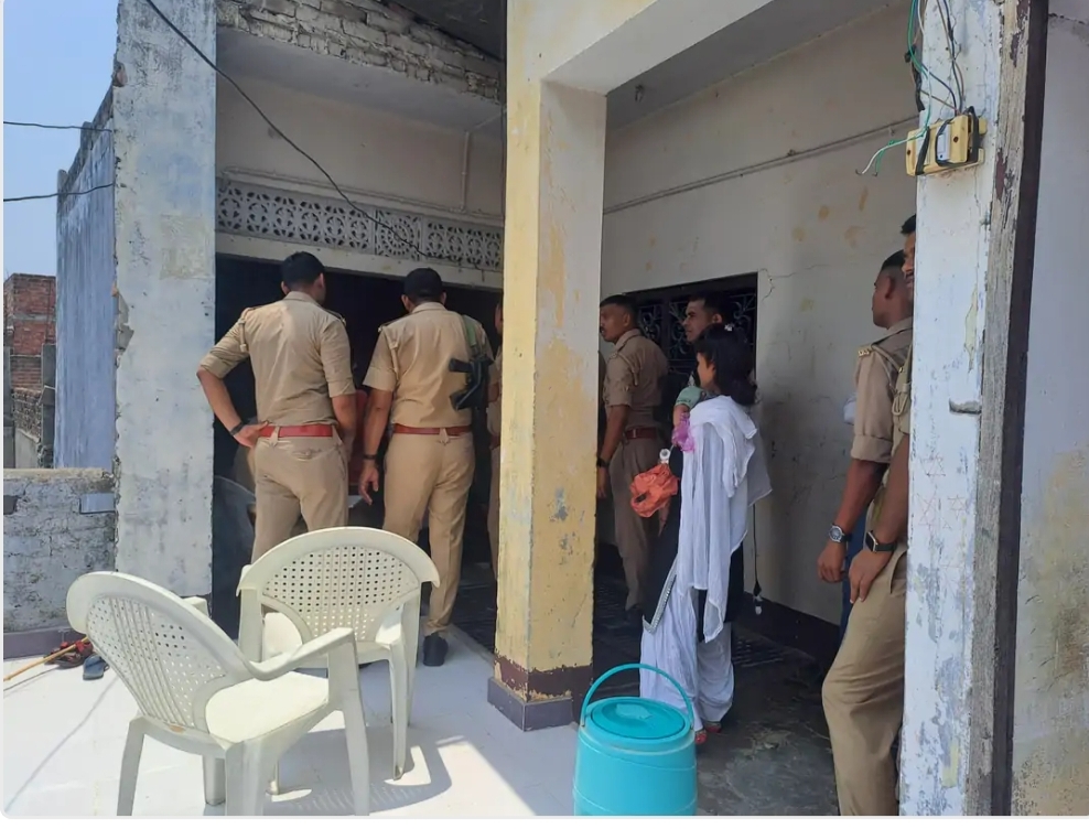 वो घर जहाँ चल रही थी प्रार्थना सभा पहुंची पुलिस टीम