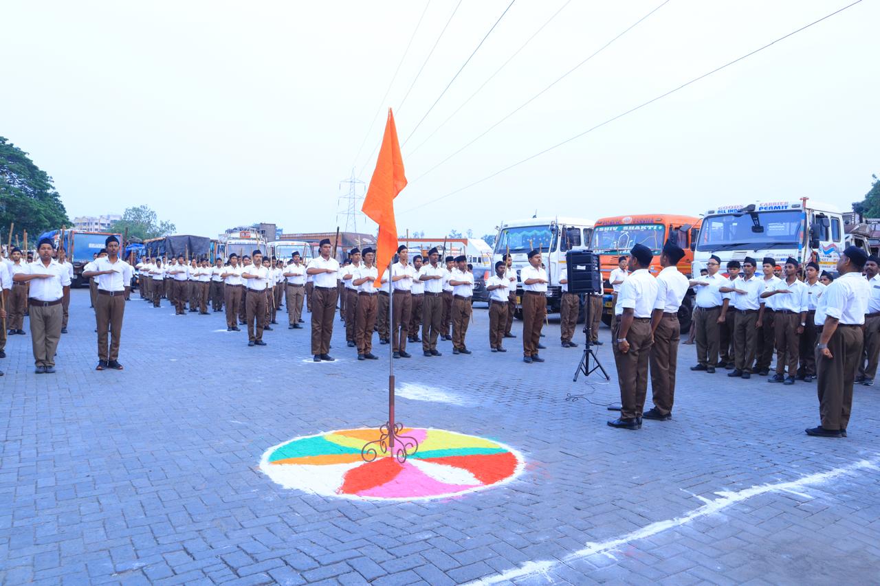ध्वजारोहण की तस्वीर