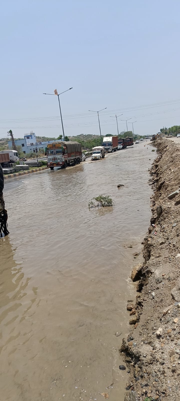 The heavy rain in Ajmer last night brought freshness in the morning but the humidity bothered people during the day. The heavy rain in Ajmer last night brought freshness in the morning but the humidity bothered people during the day.