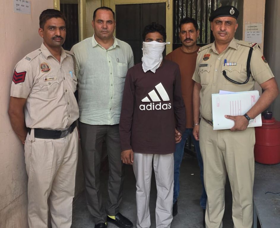 आरोपी स्पेशल डिटेक्टिव यूनिट पुलिस गिरफ्त में आरोपी स्पेशल डिटेक्टिव यूनिट पुलिस गिरफ्त में
