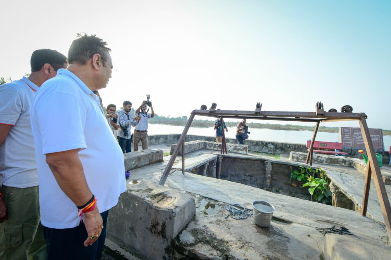 मुख्यमंत्री भजनलाल शर्मा ने गांव में बिताई सुबह मुख्यमंत्री भजनलाल शर्मा ने गांव में बिताई सुबह