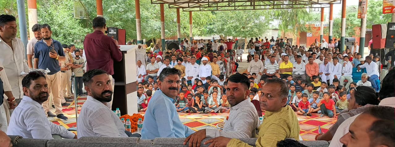 कार्यक्रम के दौरान मंच पर मौजूद मंत्री कृष्ण बेदी। कार्यक्रम के दौरान मंच पर मौजूद मंत्री कृष्ण बेदी।