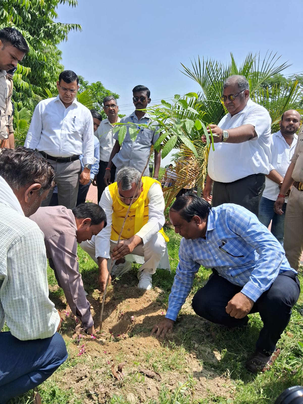 कन्नौज:-विकास, पारदर्शिता और जनसेवा को मिला नया बल, समीक्षा बैठक में मा0 मंत्री ने की कार्यों की प्रशंसा*