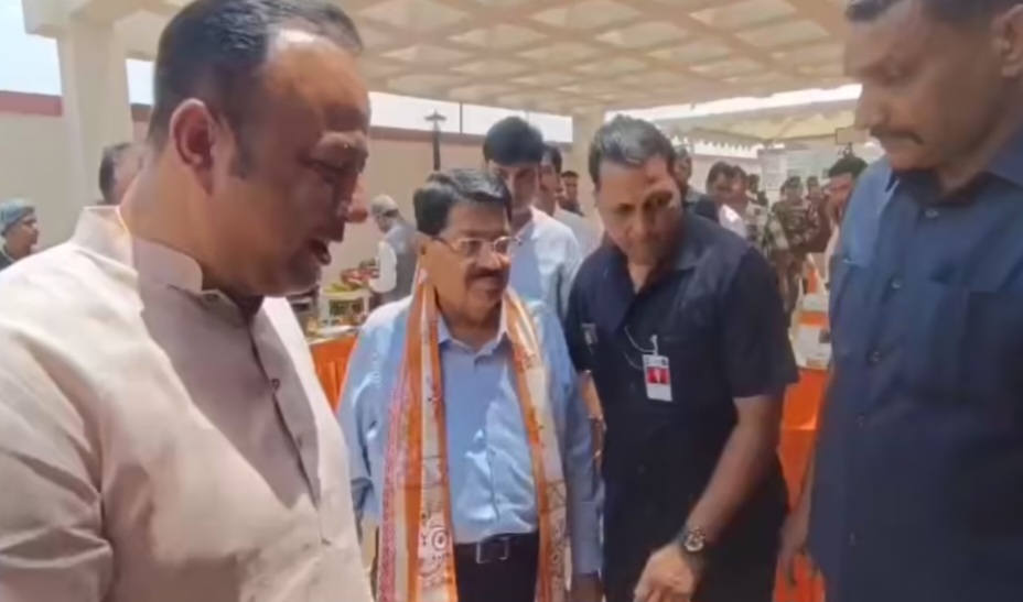 निर्दलीय प्रत्याशी परिमल नाथवानी निर्दलीय प्रत्याशी परिमल नाथवानी