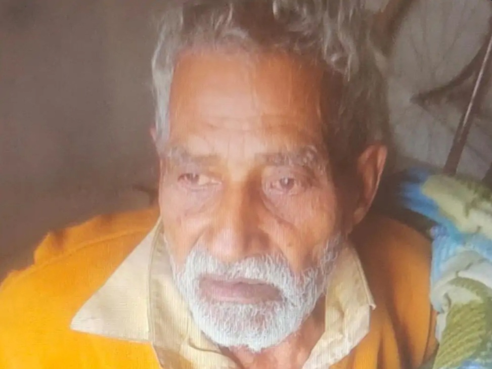 कन्नौज :- घर के बाहर सो रहे बुजुर्ग की धारदार हथियार से हमला कर हत्या कन्नौज :- घर के बाहर सो रहे बुजुर्ग की धारदार हथियार से हमला कर हत्या