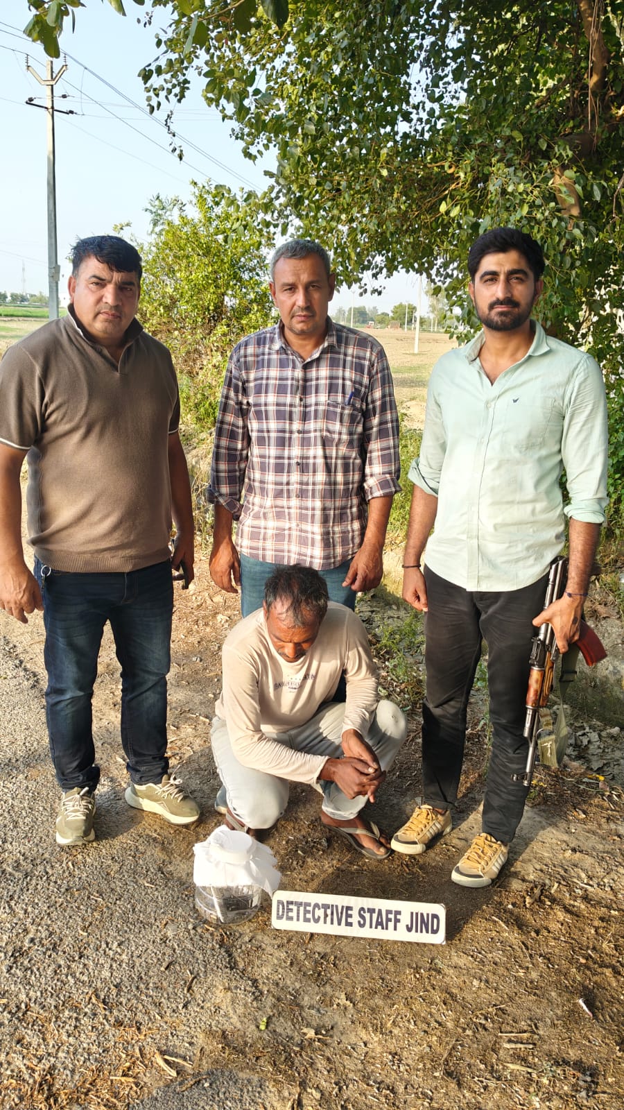 अवैध असलहा के साथ गिरफ्तार विनोद। अवैध असलहा के साथ गिरफ्तार विनोद।