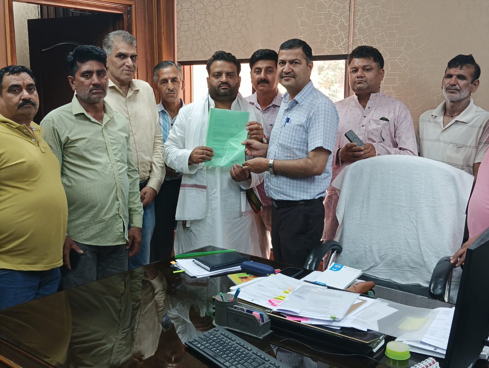 किसानों की समस्याओं को लेकर कांग्रेस किसान प्रकोष्ठ का प्रदर्शन, प्रशासन को सौंपा 18 सूत्रीय मांगपत्र