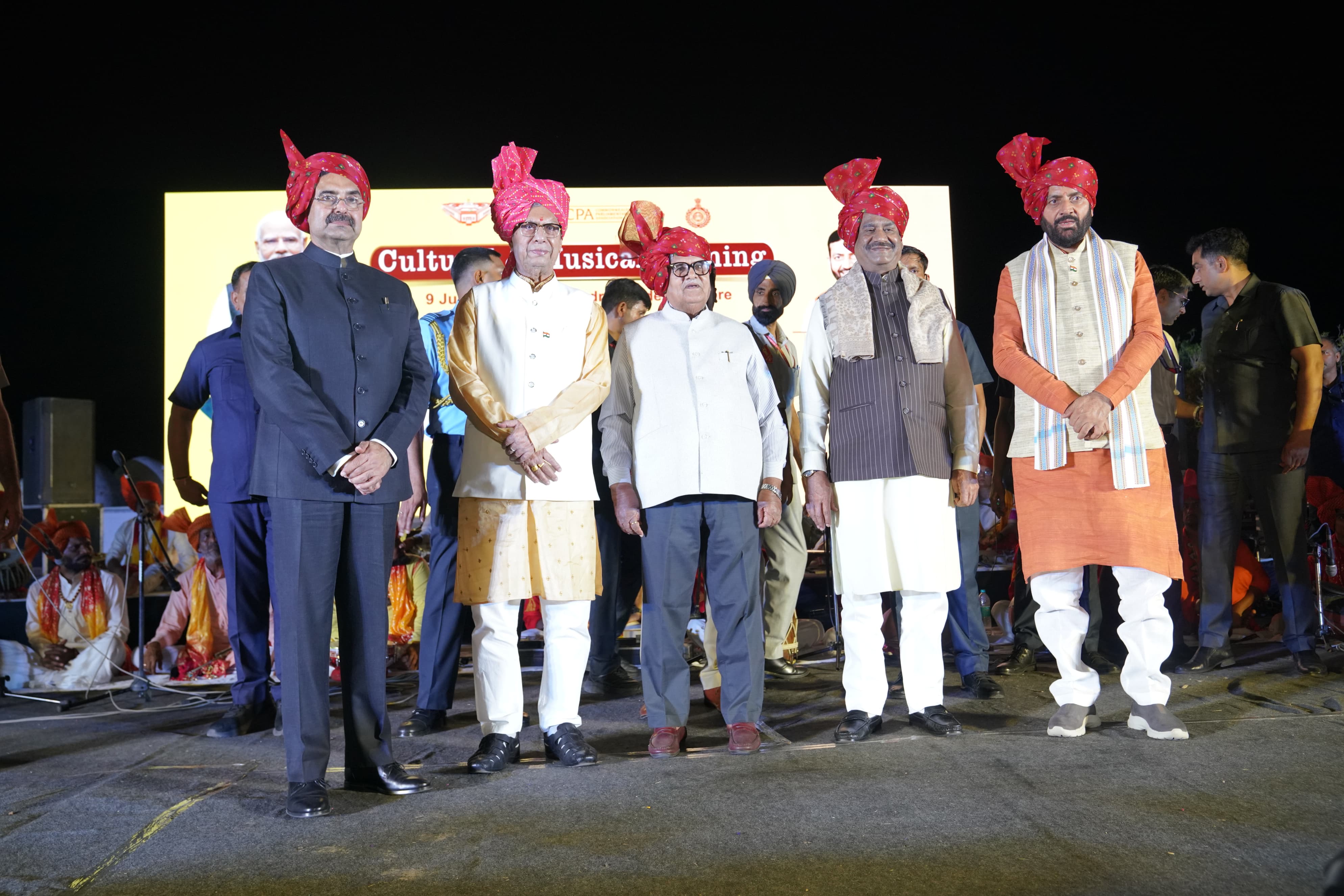 सीपीए सम्मेलन के समापन पर उपस्थित हरियाणा व पंजाब के राज्यपाल तथा मुख्यमंत्री नायब सैनी