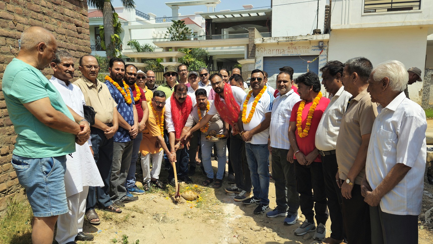 Inauguration of the construction of lanes and drains at Hazuri Bagh, Jammu, at a cost of ₹70 lakh.