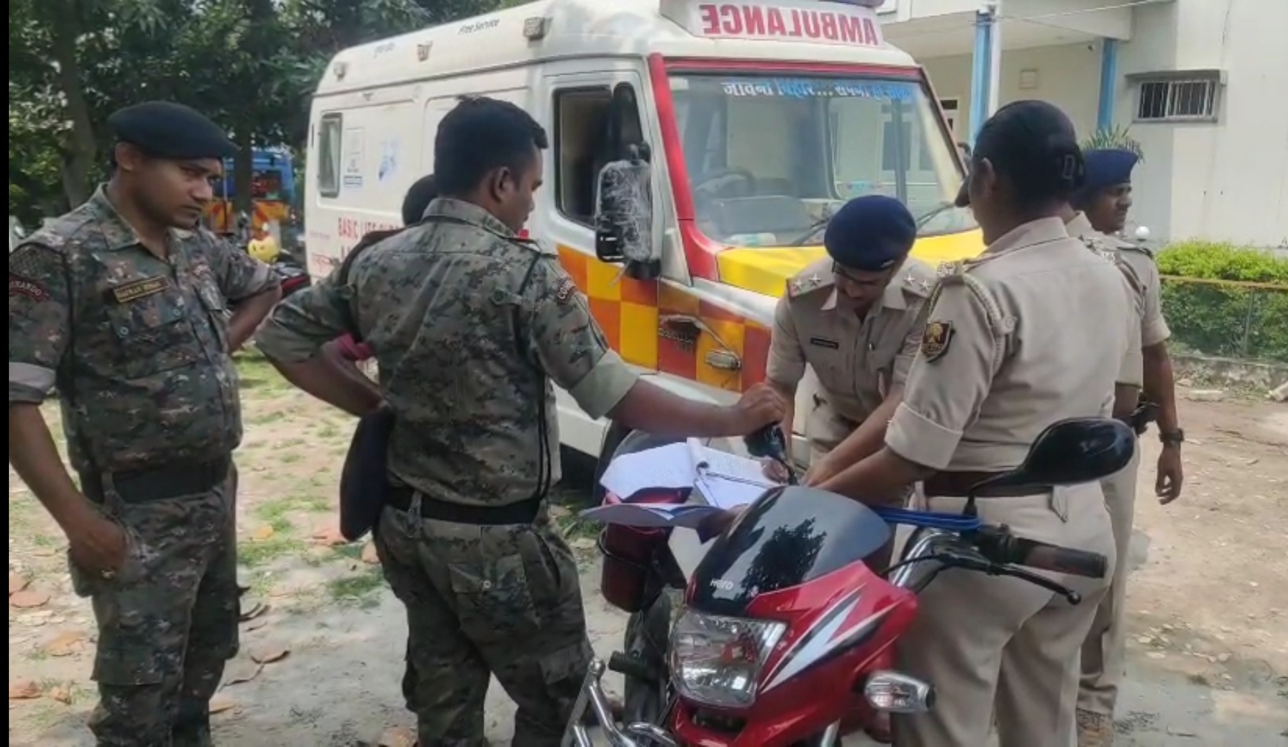 अररिया फोटो:पुलिस जांच कार्य