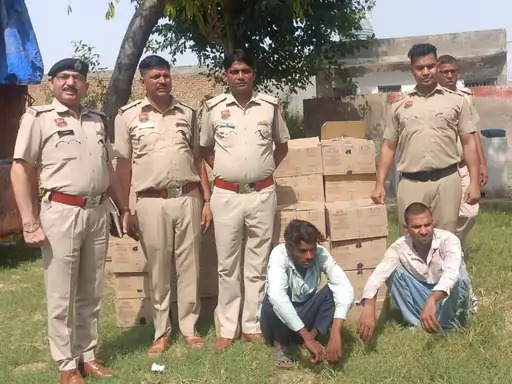177 पेटियों में मिली 2,124 बोतल अवैध अंग्रेजी शराब 177 पेटियों में मिली 2,124 बोतल अवैध अंग्रेजी शराब
