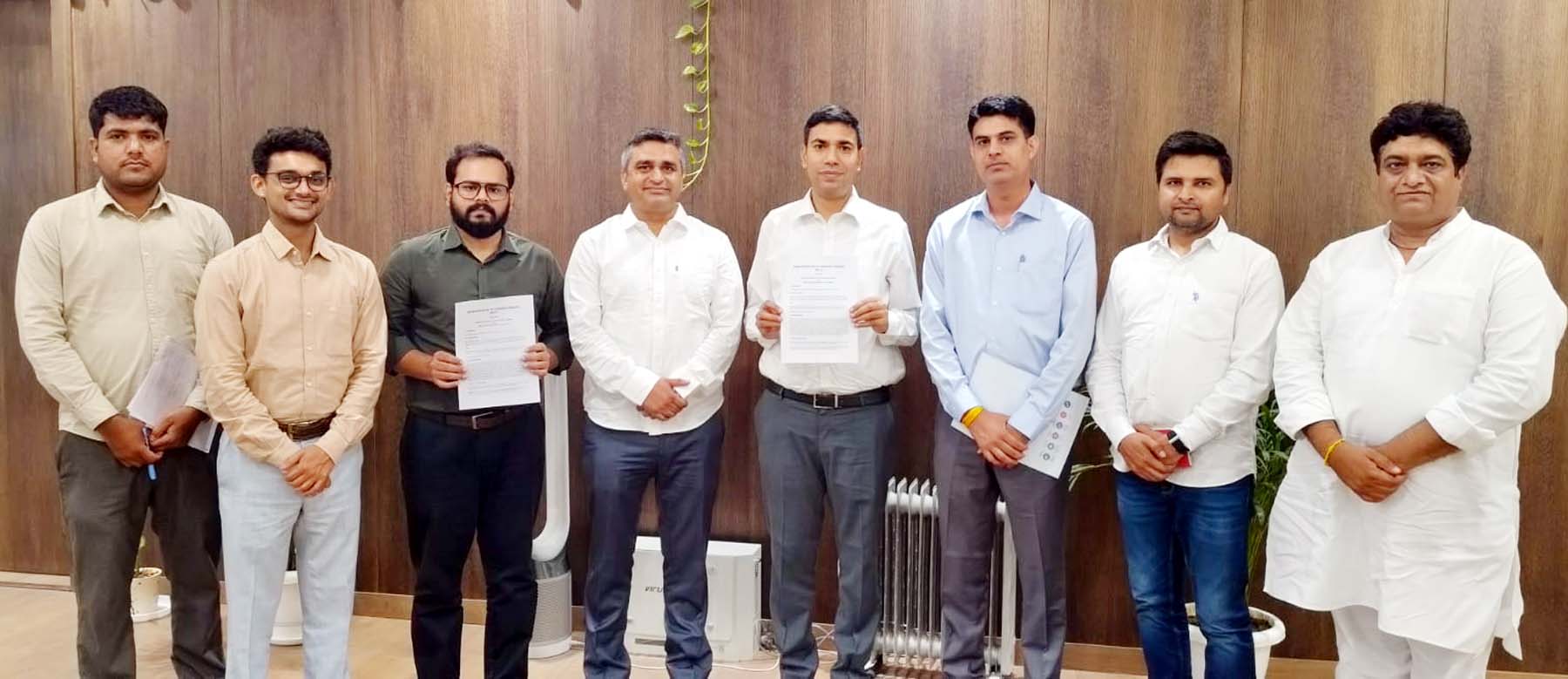 गुरुग्राम नगर निगम कार्यालय में एमओयू साइन करने के दौरान राष्ट्रीय शहरी कार्य संस्थान (एनआईयूए) और नगर निगम गुरुग्राम।