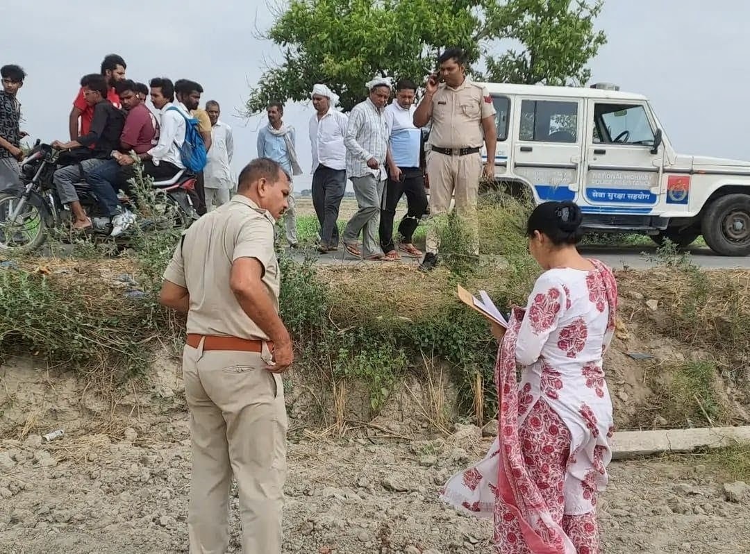पानीपत में तिहरे हत्याकांड के बाद मौके पर जांच में जुटे ।