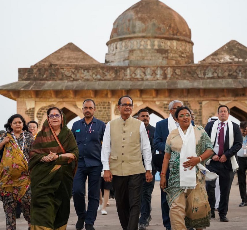ब्रिक्स देशों के प्रतिनिधियों ने किया ऐतिहासिक नगर मांडू का भ्रमण