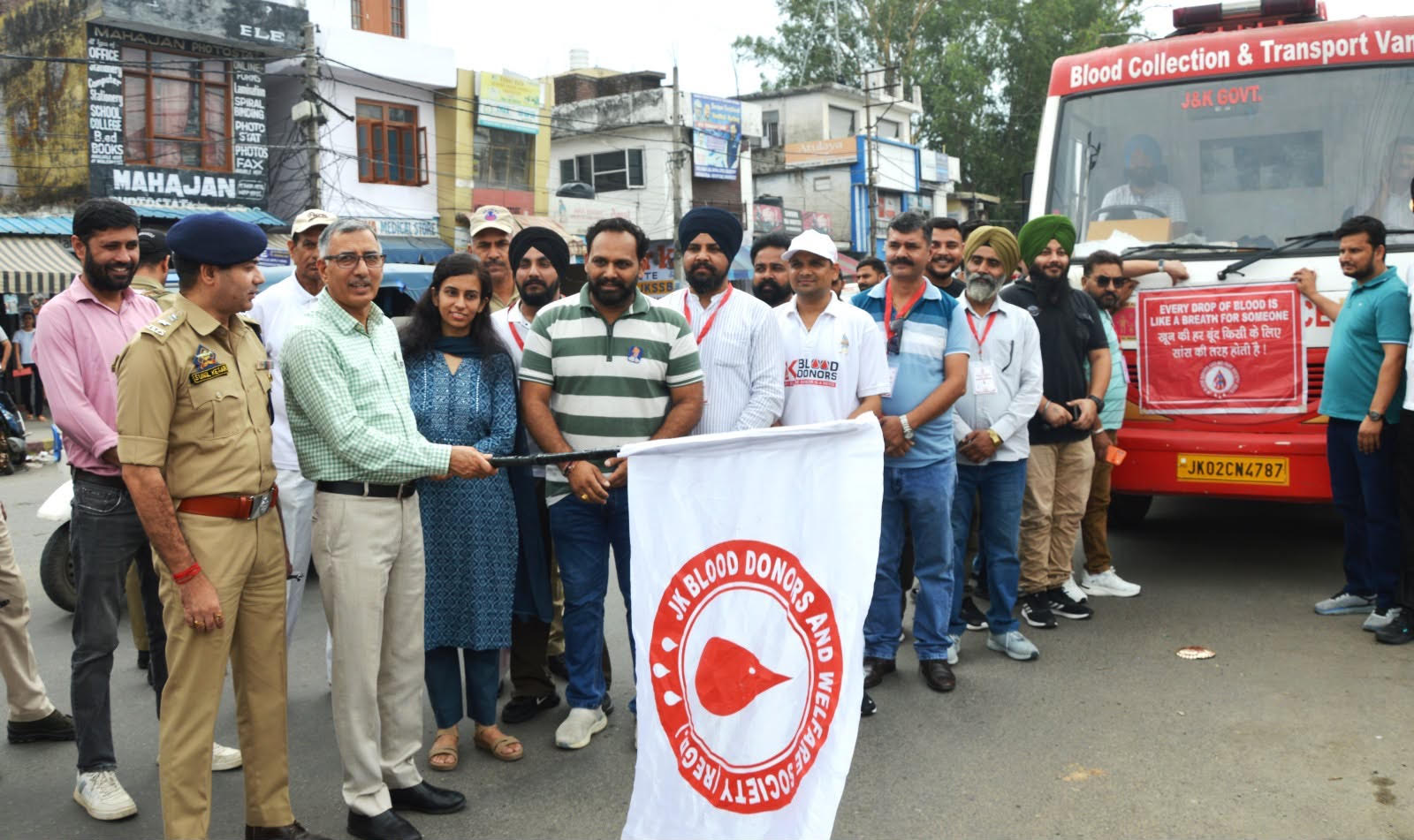 DC Kathua flags off blood collection van.