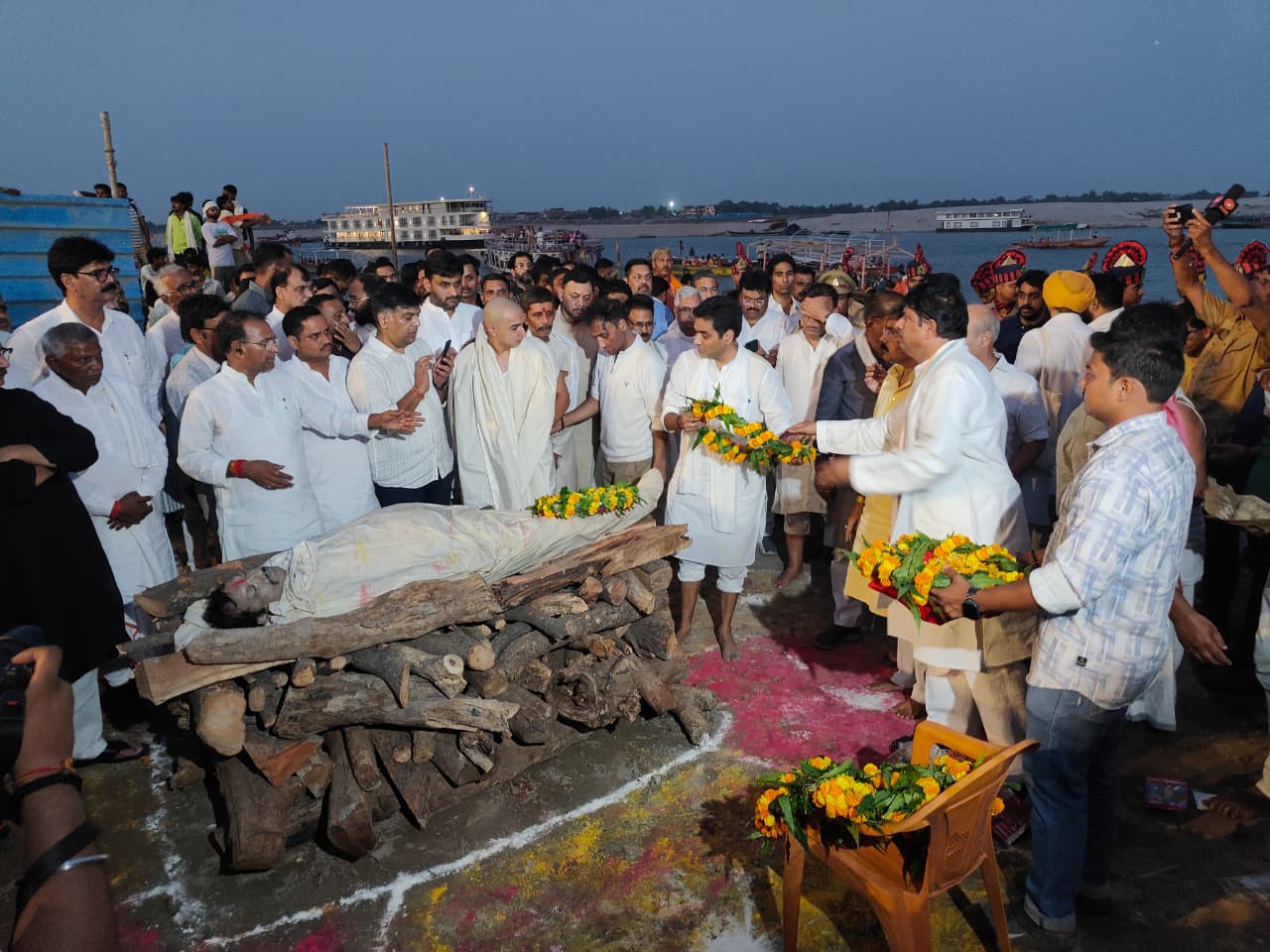 अंतरराष्ट्रीय निशानेबाज जसपाल राणा का मणिकर्णिकाघाट पर अन्तिम संस्कार
