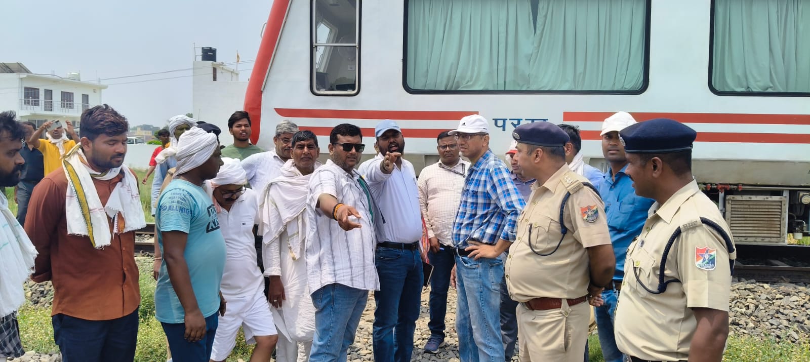 अंडरपास निरीक्षण करते डीआरएम आशीष जैन