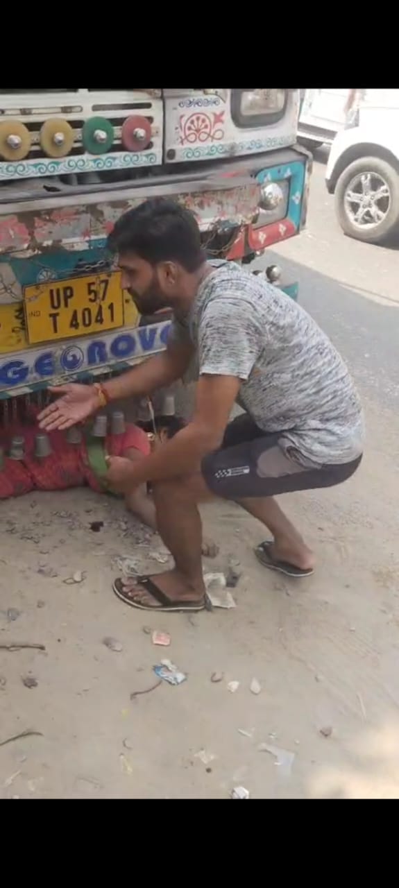 छपरा-सीवान रोड पर सड़क दुर्घटना में दंपती को बालू लदे ट्रक ने रौंदा पति की मौत छपरा-सीवान रोड पर सड़क दुर्घटना में दंपती को बालू लदे ट्रक ने रौंदा पति की मौत
