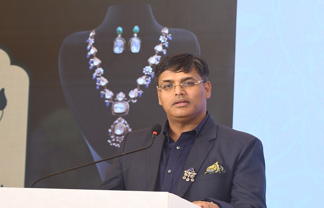 एडविट ज्वेल्स लिमिटेड के आईपीओ लॉन्चिंग पर सीएमडी नितिन गिलारा एडविट ज्वेल्स लिमिटेड के आईपीओ लॉन्चिंग पर सीएमडी नितिन गिलारा