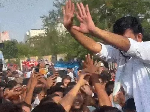 सीजेपी के प्रदर्शन में हंगामा: संस्थापक अभिजीत दीपके को जडा थप्पड़ सीजेपी के प्रदर्शन में हंगामा: संस्थापक अभिजीत दीपके को जडा थप्पड़