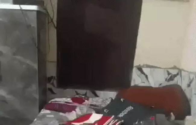 सोनीपत बहालगढ़ क्षेत्र में प्रवीण कुमार के घर चोरी की वारदात के बाद खिखरा सामान सोनीपत बहालगढ़ क्षेत्र में प्रवीण कुमार के घर चोरी की वारदात के बाद खिखरा सामान