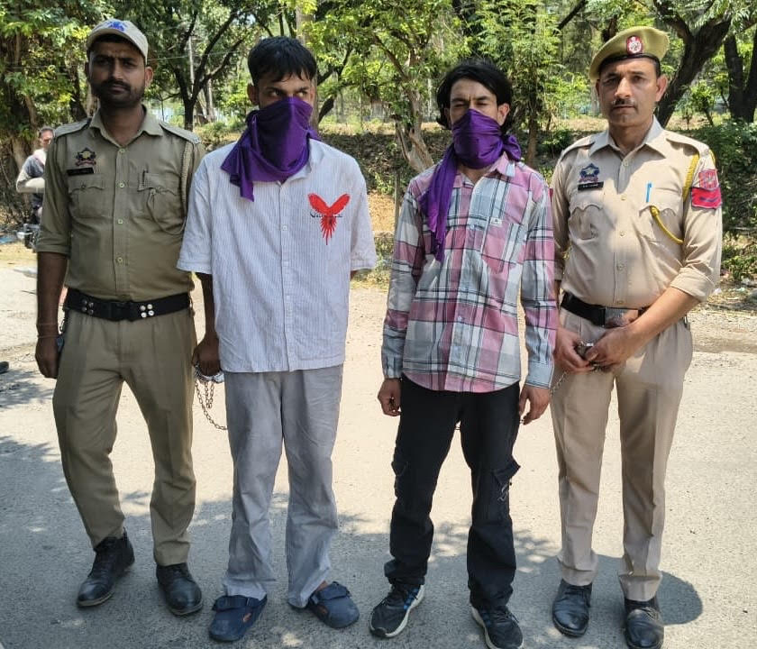 Two drug smugglers arrested with 1 kg of charas. Two drug smugglers arrested with 1 kg of charas.