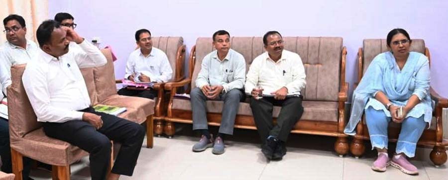 लाेनिवि सचिव विभाग के प्रस्तावित एवं निर्माणाधीन कार्यों की समीक्षा लाेनिवि सचिव विभाग के प्रस्तावित एवं निर्माणाधीन कार्यों की समीक्षा