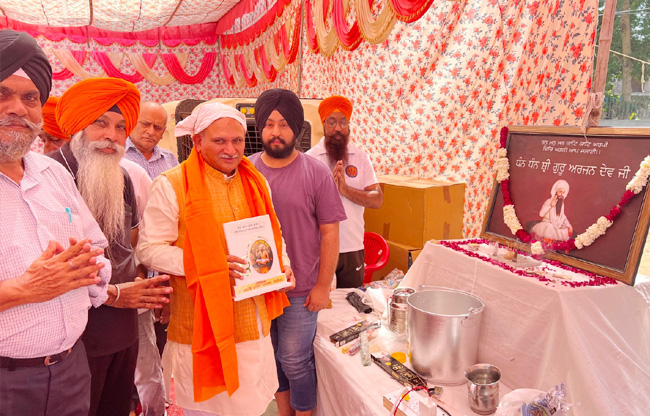 सोनीपत: दशमेश गतका अखाड़ा द्वारा आयोजित कार्यक्रम में मेयर राजीव जैन सोनीपत: दशमेश गतका अखाड़ा द्वारा आयोजित कार्यक्रम में मेयर राजीव जैन