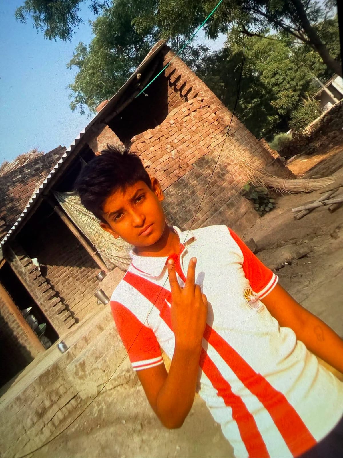 मृतक लड़के की फाइल फोटो मृतक लड़के की फाइल फोटो