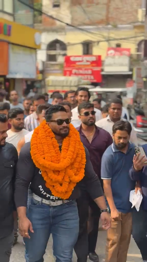 GZIKART के ‘मीट एंड ग्रीट’ में उमड़ा जनसैलाब, युवाओं ने माला पहनाकर किया भव्य स्वागत* GZIKART के ‘मीट एंड ग्रीट’ में उमड़ा जनसैलाब, युवाओं ने माला पहनाकर किया भव्य स्वागत*