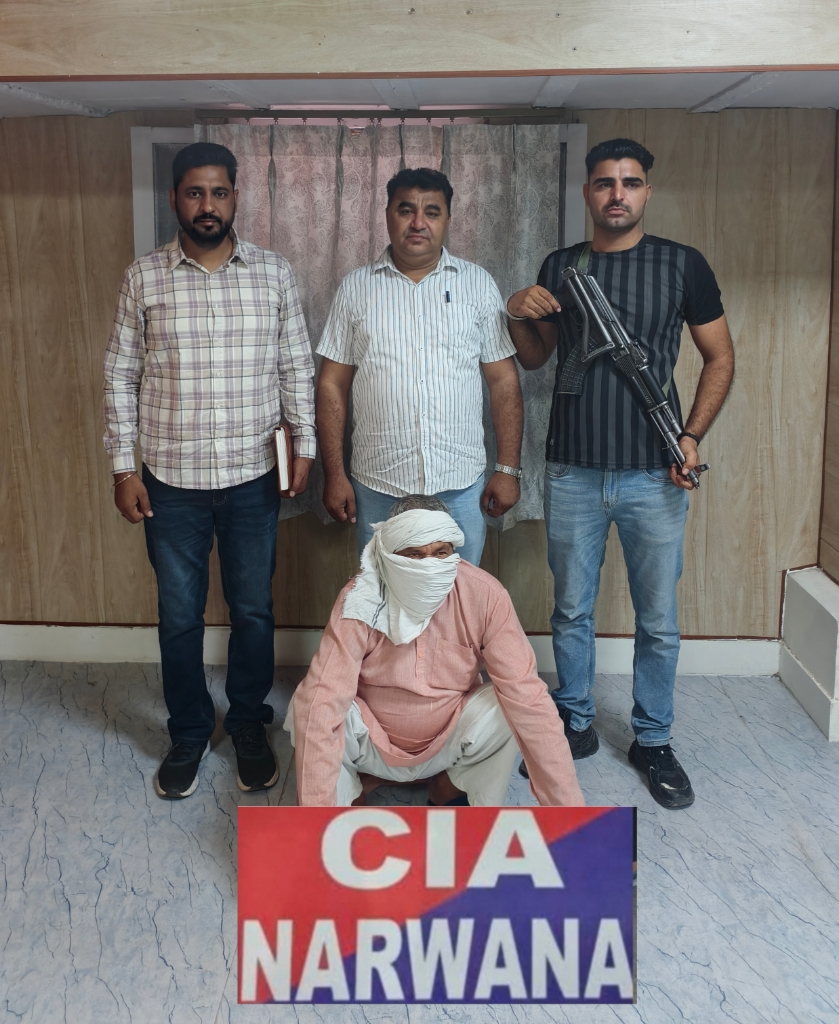 पुलिस गिरफ्त में आरोपित।