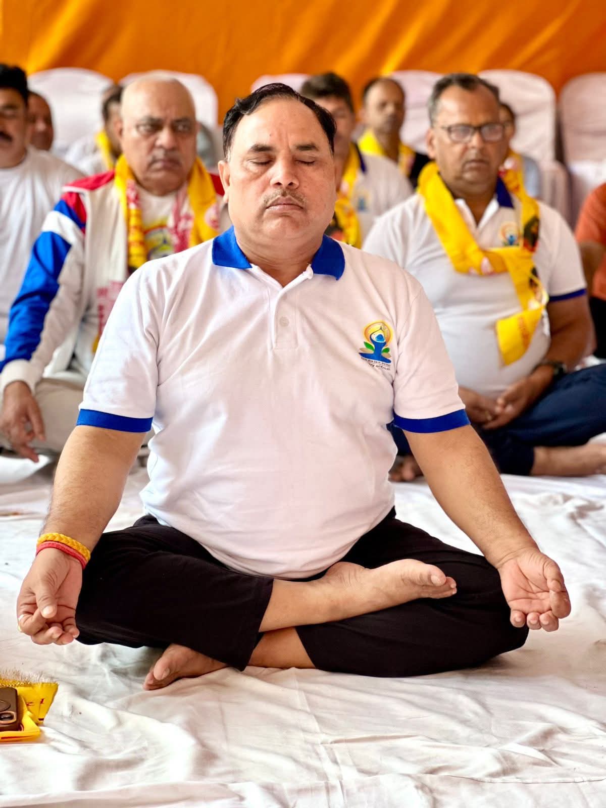 भाजपा के संगठन महामंत्री कर्मवीर सिंह सहित अन्य