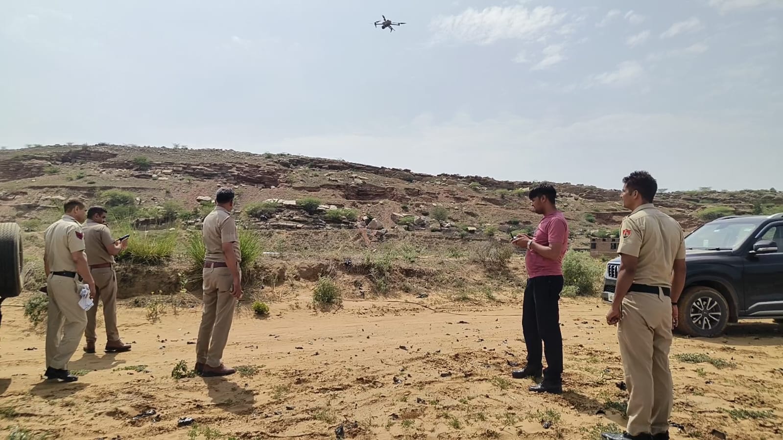 नूंह पुलिस प्रशासन खनन माफियाओं पर शिकंजा कसने के लिए आधुनिक तकनीक का सहारा ले रहा है नूंह पुलिस प्रशासन खनन माफियाओं पर शिकंजा कसने के लिए आधुनिक तकनीक का सहारा ले रहा है