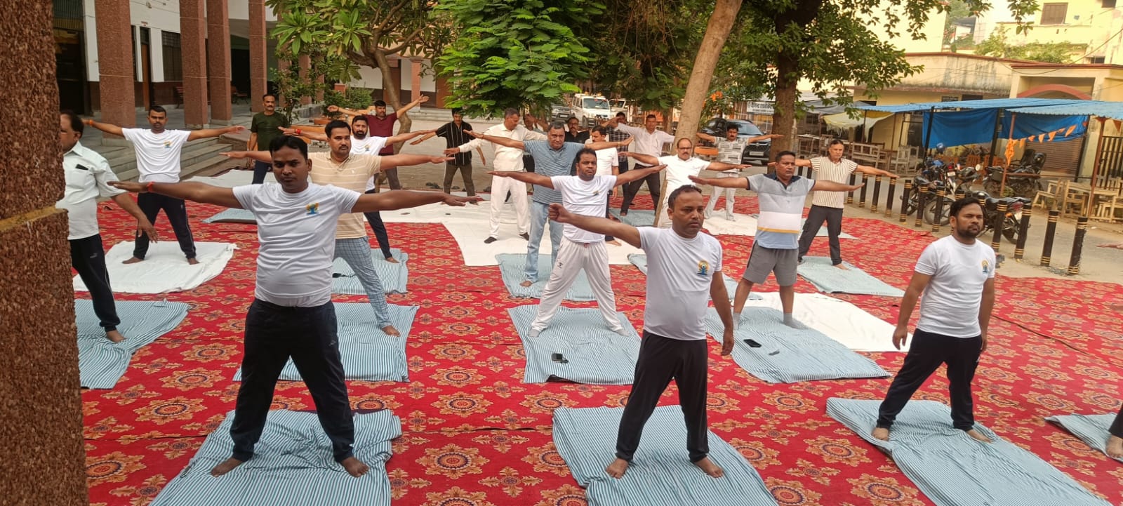 अधिकारियों-कर्मचारियों ने लिया स्वस्थ जीवन का संकल्प*