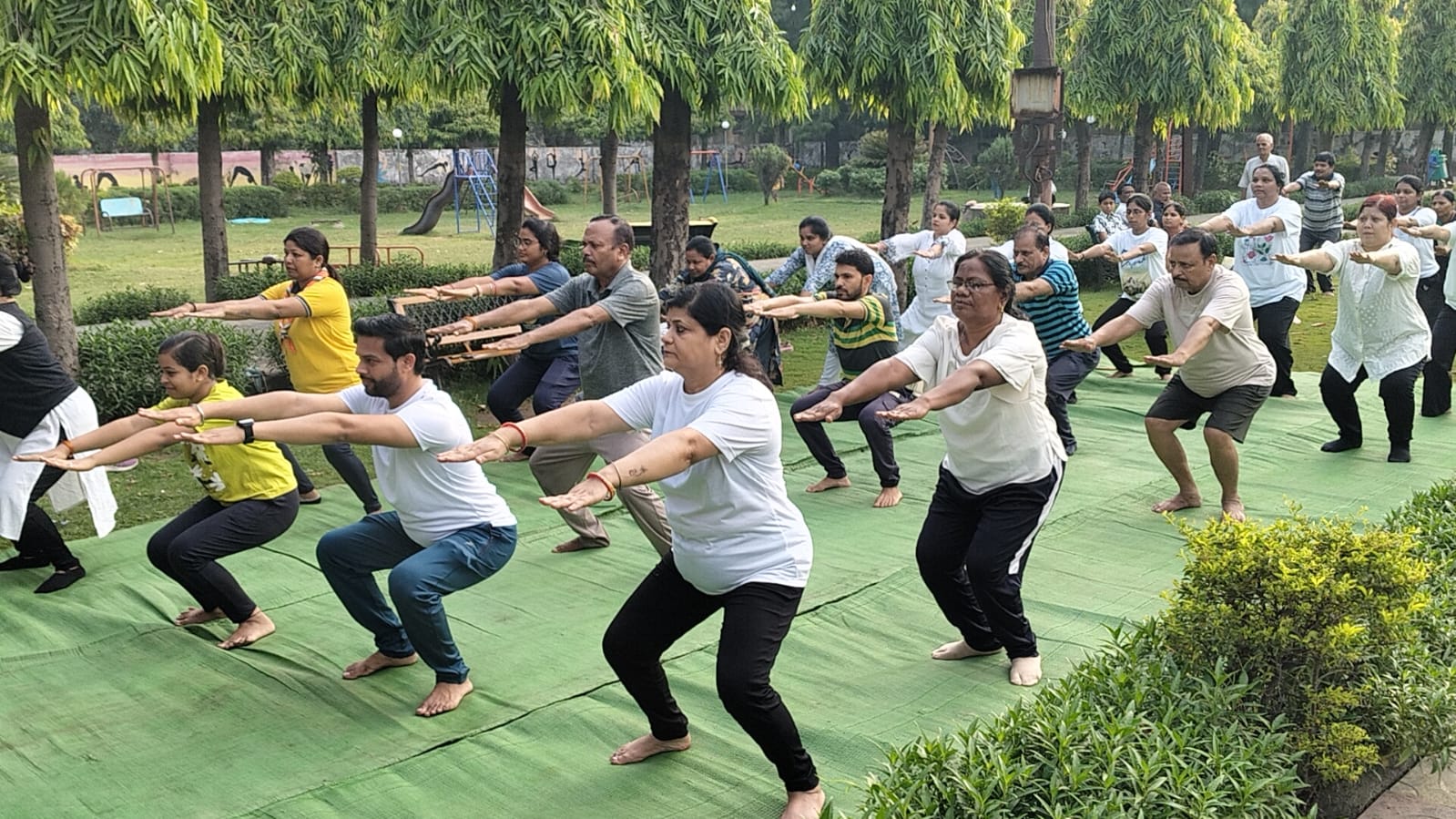 अंतरराष्ट्रीय योग दिवस पर महिला पत्रकार समूह ने किया योग कार्यक्रम का आयोजन