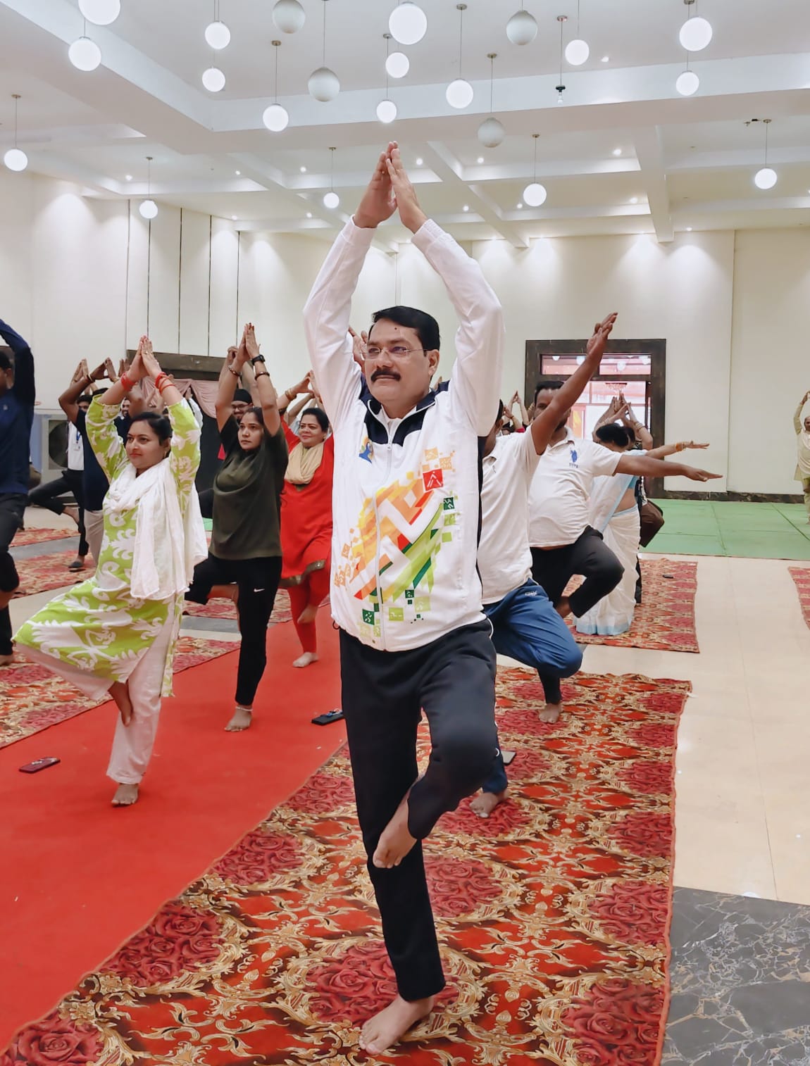 अंतरराष्ट्रीय योग दिवस पर भाजपा का विशेष आयोजन: कोरबा के आशीर्वाद पॉइंट में गोपाल मोदी जी की अगुवाई में हुआ भव्य योग शिविर अंतरराष्ट्रीय योग दिवस पर भाजपा का विशेष आयोजन: कोरबा के आशीर्वाद पॉइंट में गोपाल मोदी जी की अगुवाई में हुआ भव्य योग शिविर