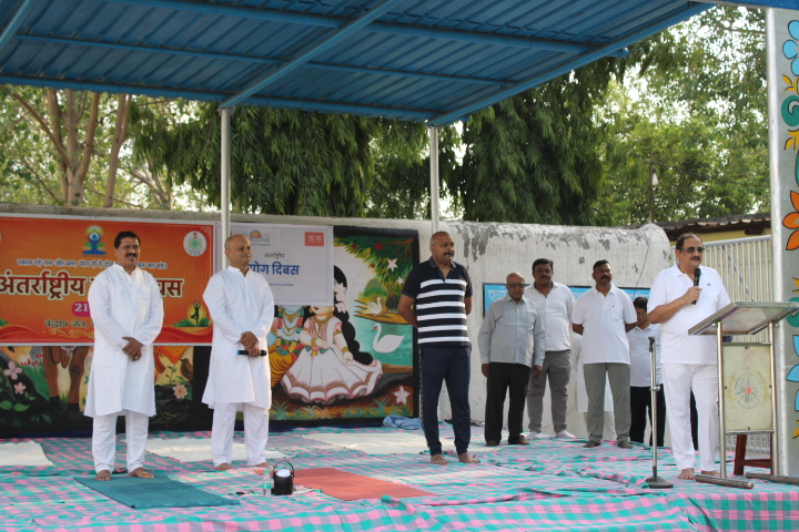 पर केंद्रीय जेल, रायपुर में मुख्य अतिथि के रूप में जेल डीजी हिमांशु गुप्ता ने अपने उद्बोधन