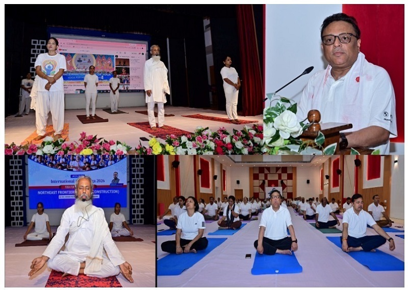 असमः पूसीरे की ओर से आयोजित अंतरराष्ट्रीय योग दिवस का दृश्य असमः पूसीरे की ओर से आयोजित अंतरराष्ट्रीय योग दिवस का दृश्य