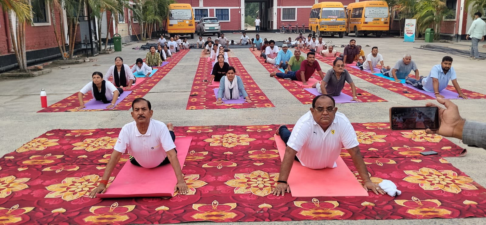 सारण में अंतर्राष्ट्रीय योग दिवस पर विभिन्न संगठनों ने किया योगाभ्यास सारण में अंतर्राष्ट्रीय योग दिवस पर विभिन्न संगठनों ने किया योगाभ्यास